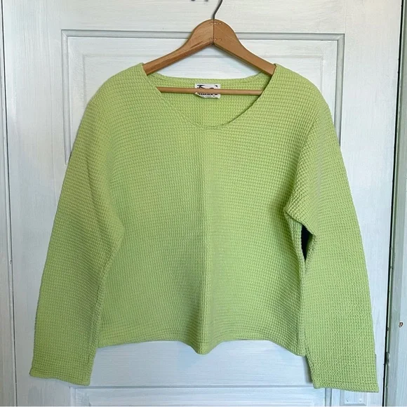 Pastel Green Waffle Weave Top 💚 - Picture 2 of 7